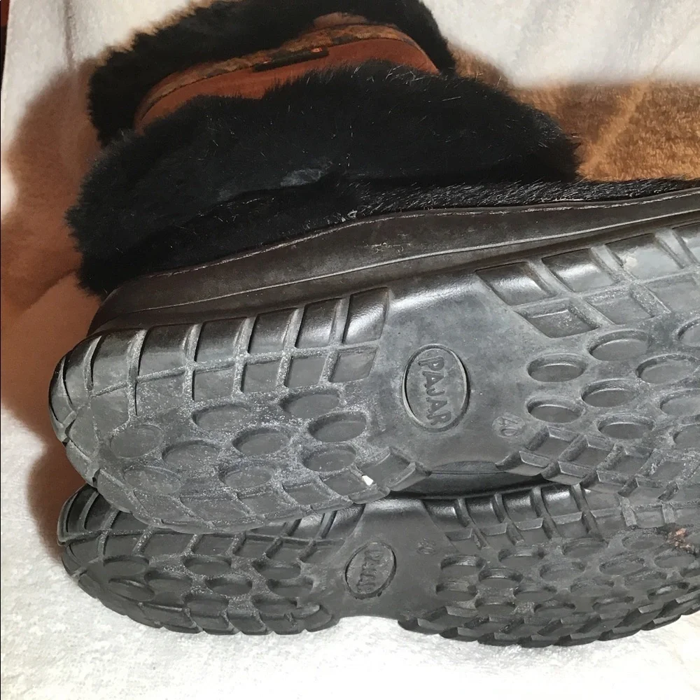 Pajar womens black/brown goat hair boots size 10